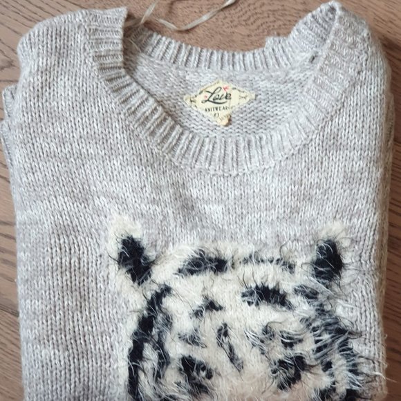 Love Knit Womens Sweater Size Medium Gray White Tiger Graphic Soft Cozy Warm - Picture 3 of 5